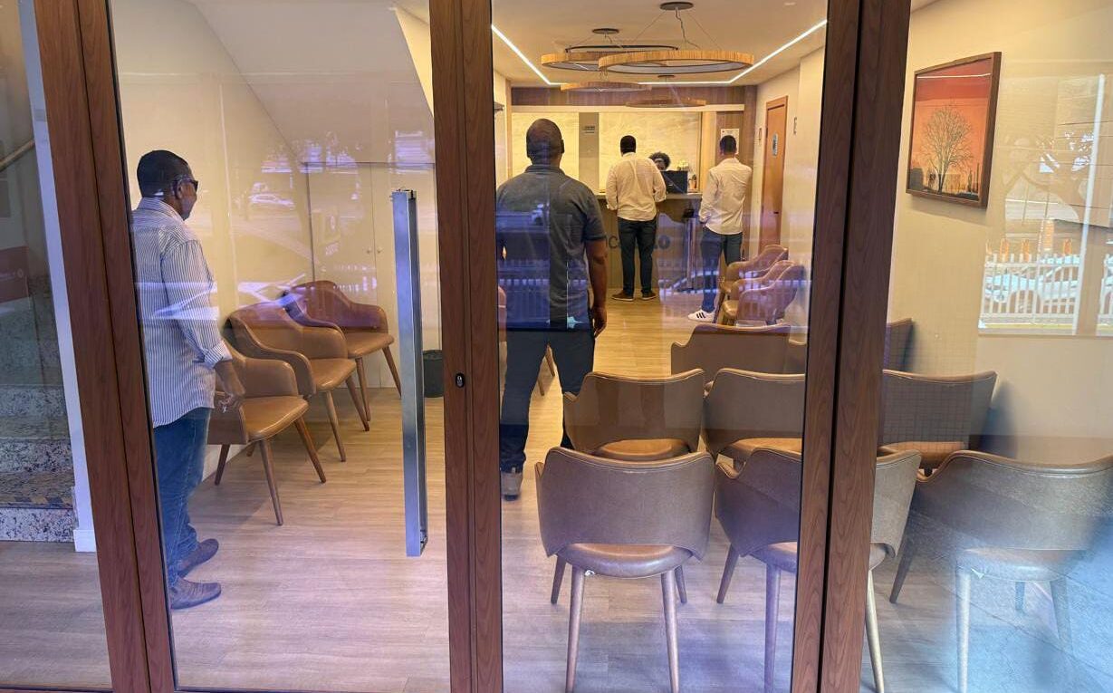 Polícia Civil investiga plano de saúde e clínicas por irregularidades em atendimento a crianças com autismo